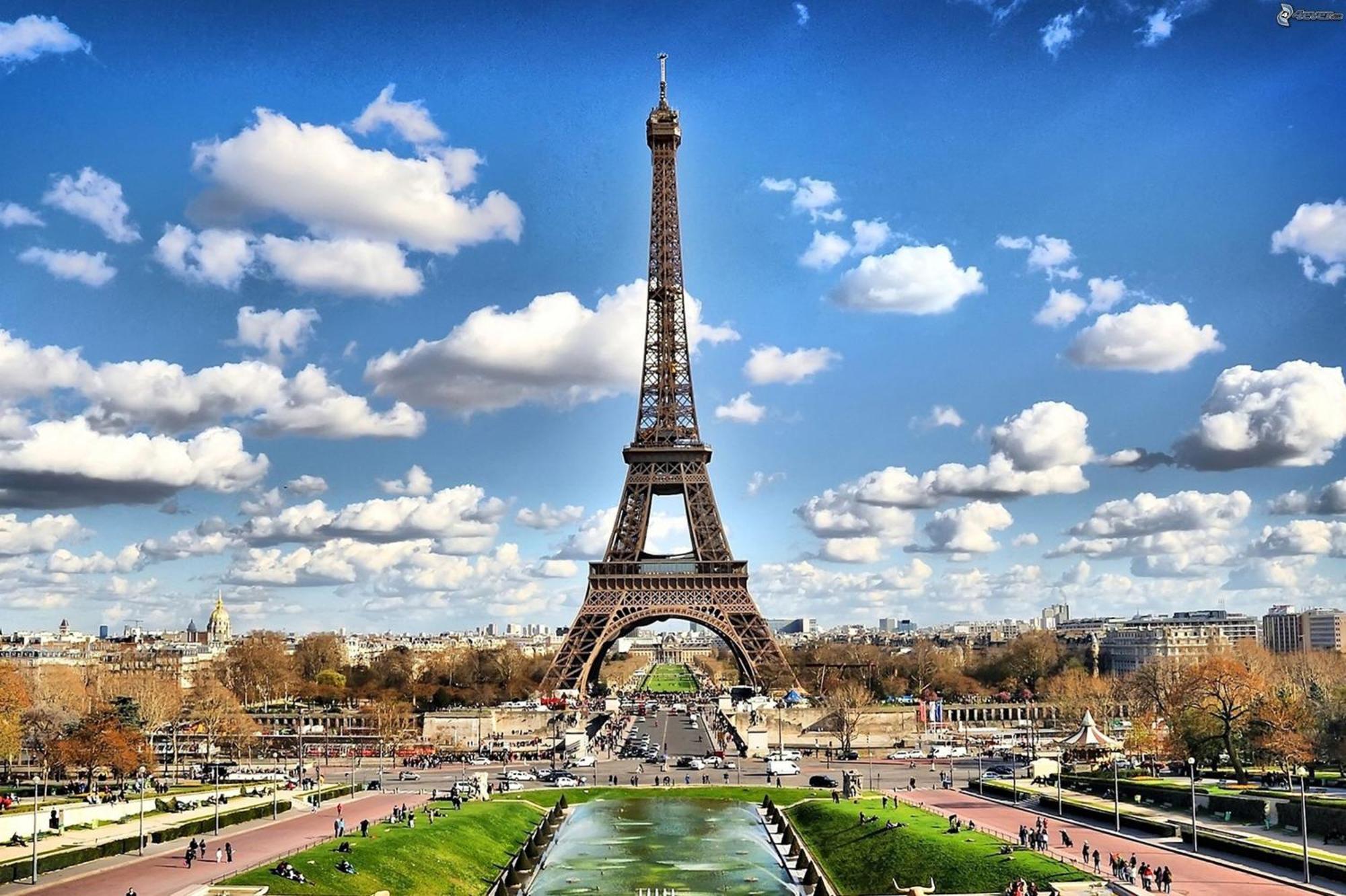 Charming Apartment With Eiffel Tower View Paris Exterior photo
