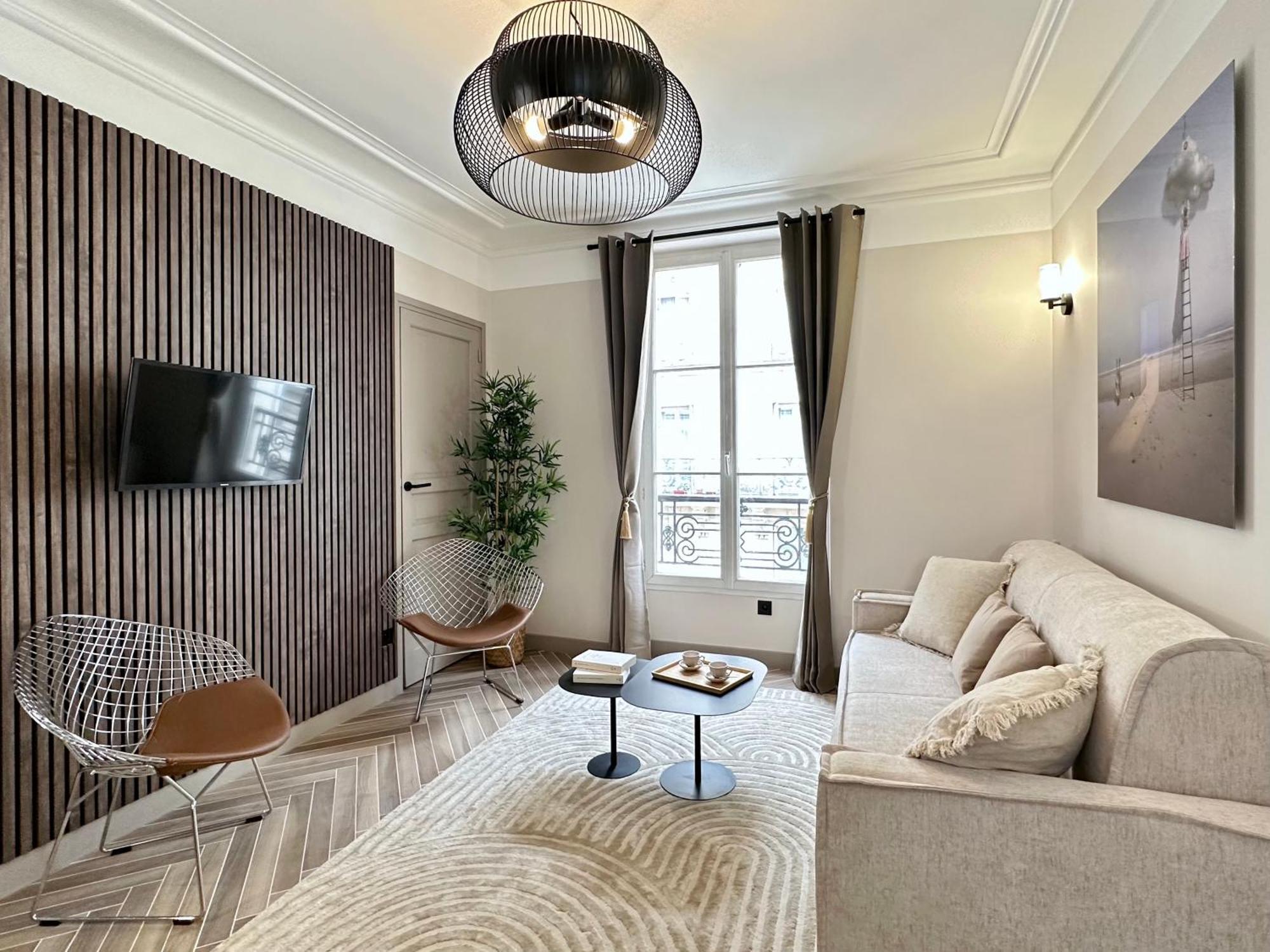 Charming Apartment With Eiffel Tower View Paris Exterior photo