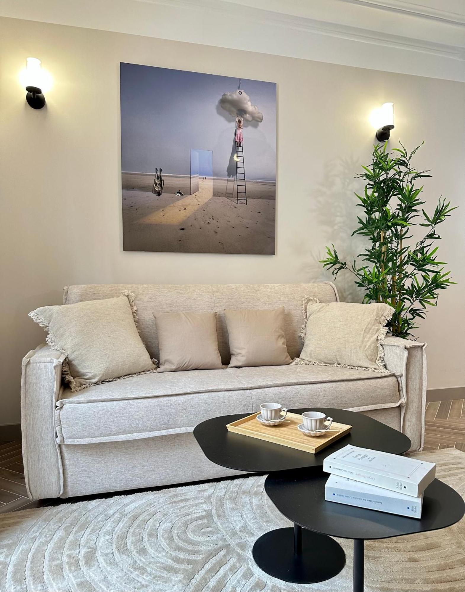 Charming Apartment With Eiffel Tower View Paris Exterior photo