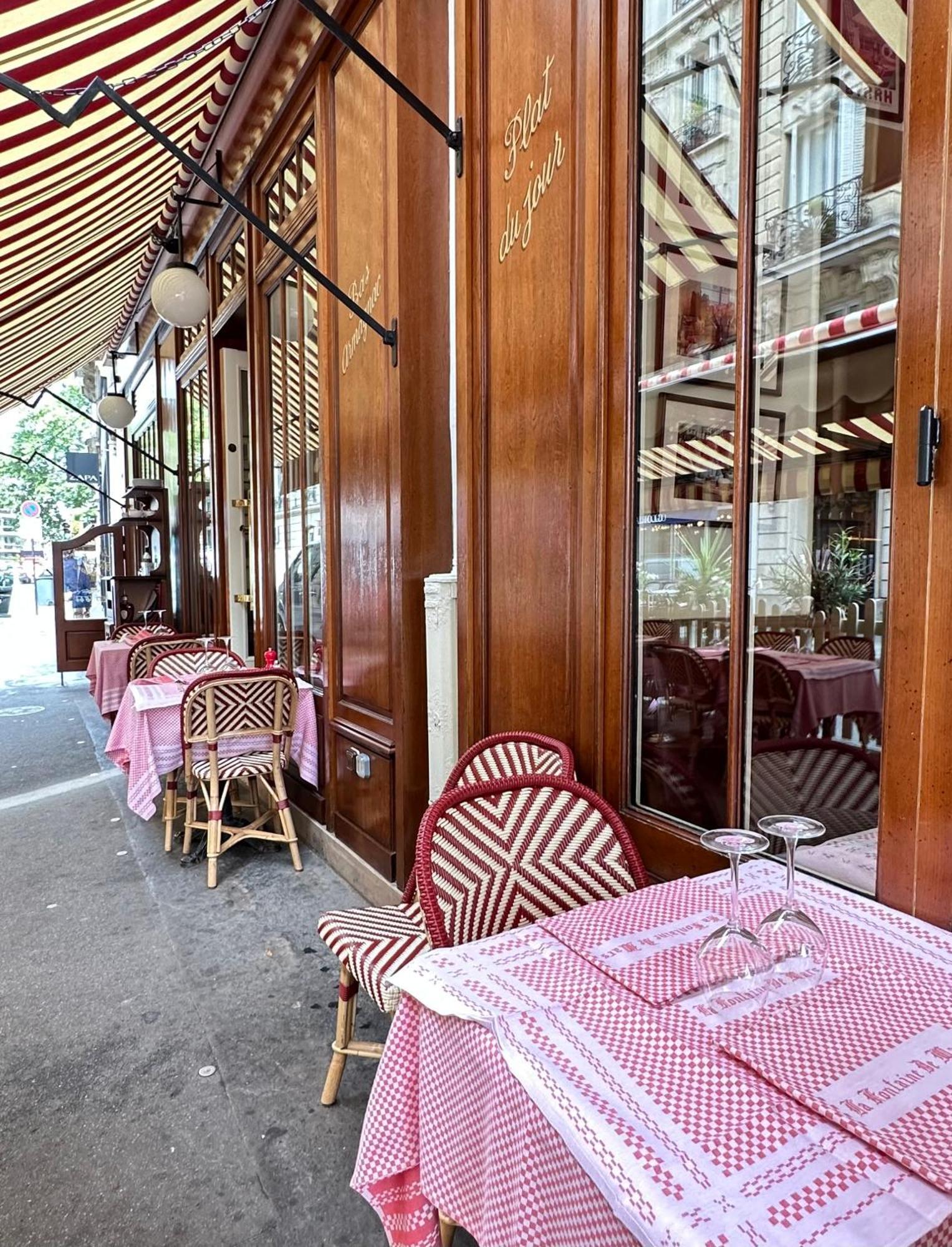 Charming Apartment With Eiffel Tower View Paris Exterior photo
